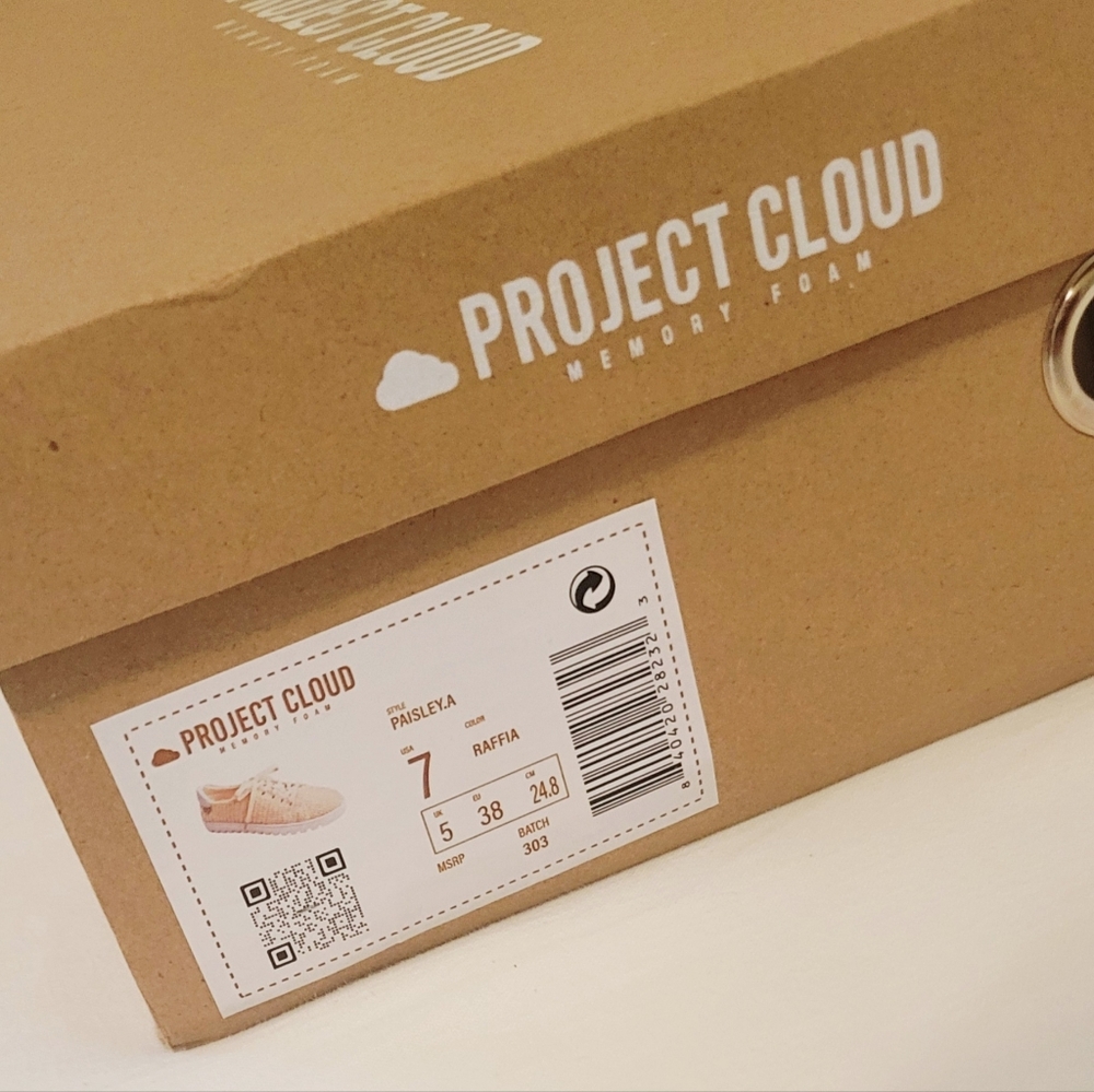 Project Cloud Paisley A Women's Foam Sneaker Vegan Leather Size 7 EUC with Box - Picture 11 of 13